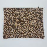Pochette en tissu de liège impression léopard | Wild Gaze
